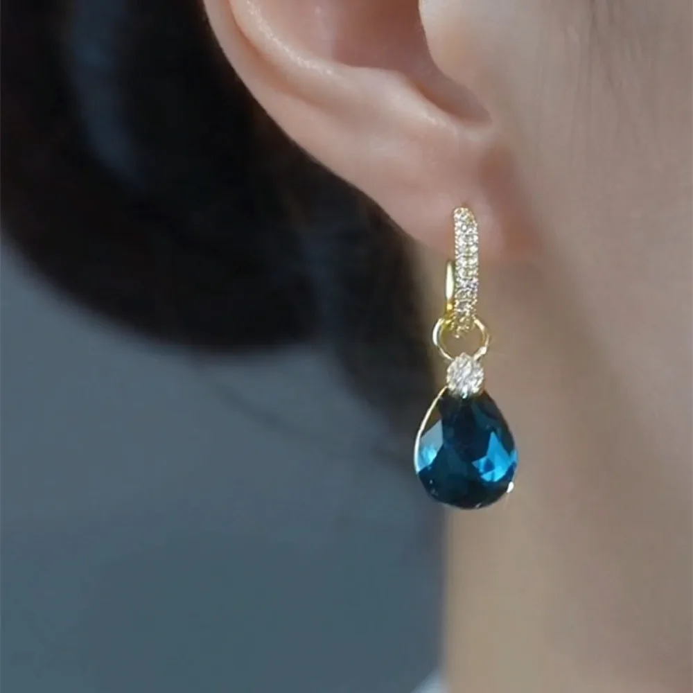 Pendientes de aro con colgante de cristal en forma de lágrima azul de circón con microincrustaciones brillantes de temperamento de lujo para mujer, joyería de boda para novia