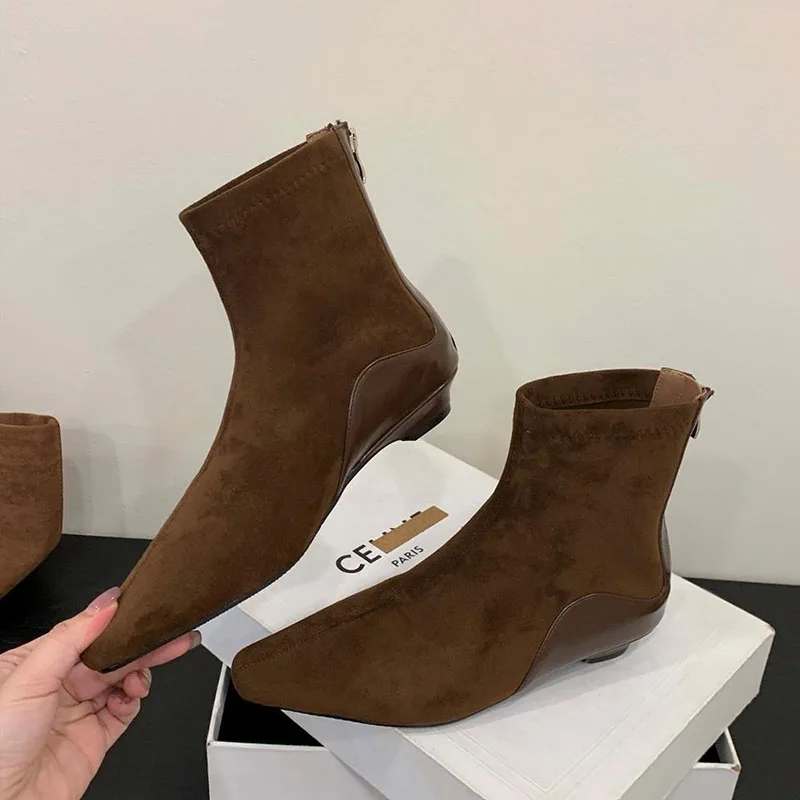 

2025 зимние новые брендовые женские ботильоны, модные женские элегантные короткие ботинки на квадратном низком каблуке, модельные уличные черные туфли «Челси»