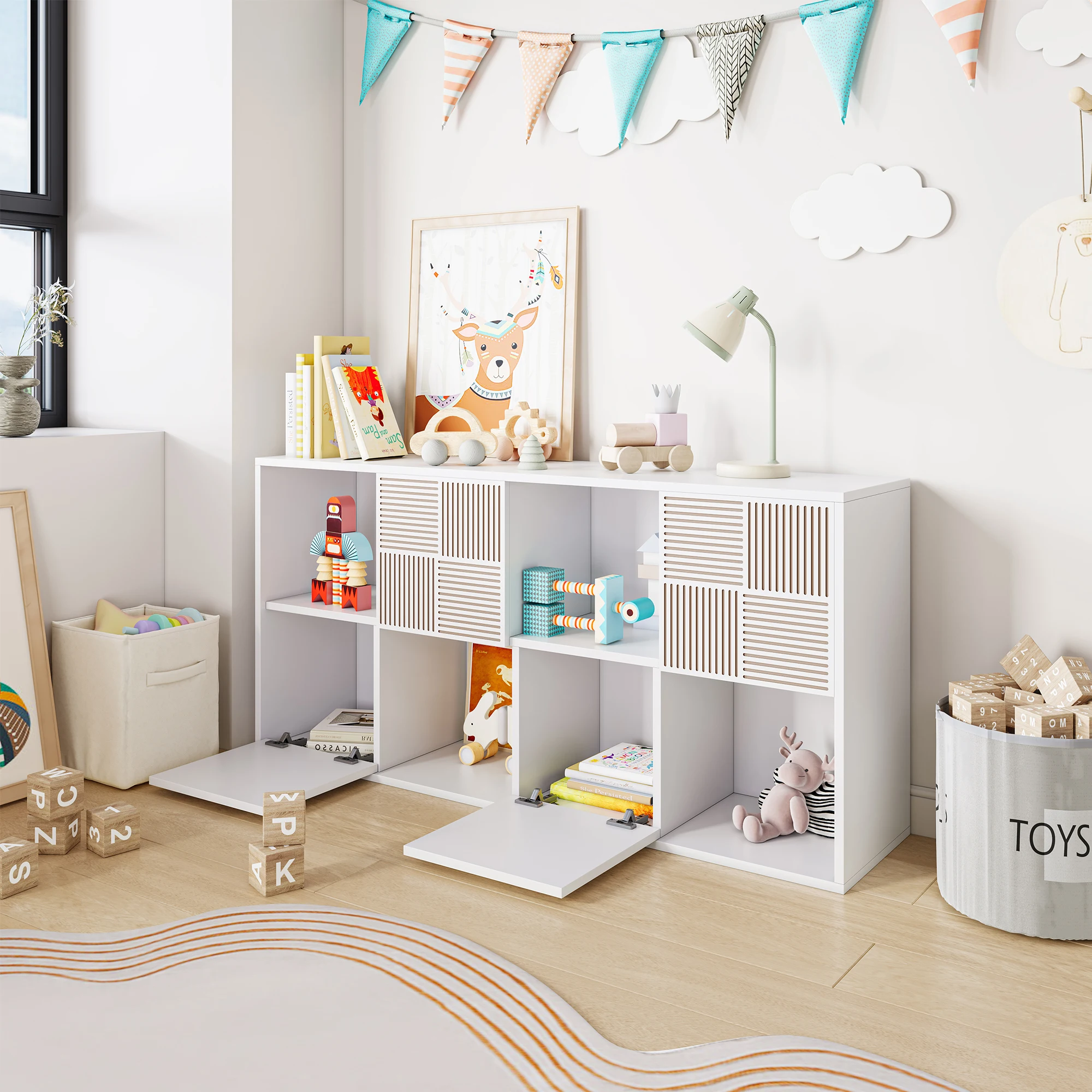 Superaly Librería Moderna Blanca de 125×30×60cm, Mueble de Almacenamiento de Juguetes con 8 Cubos y Puertas de Listones, Estantes Grandes Abiertos y Cerrados para Dormitorio, Sala de Estar y Sala de Juegos