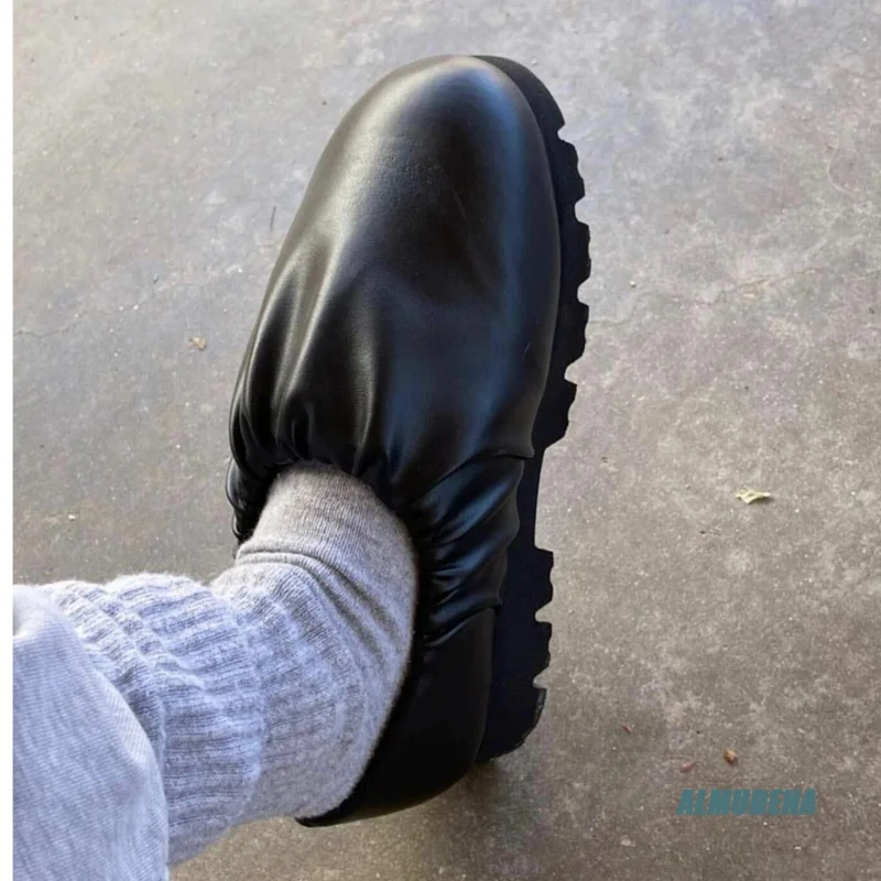 

Pleated Round Toe Men's Ruched Mule Slip-On Flat Sole Black Genuine Leather Street Style Outdoor Minimalist Fashion Casual Shoes