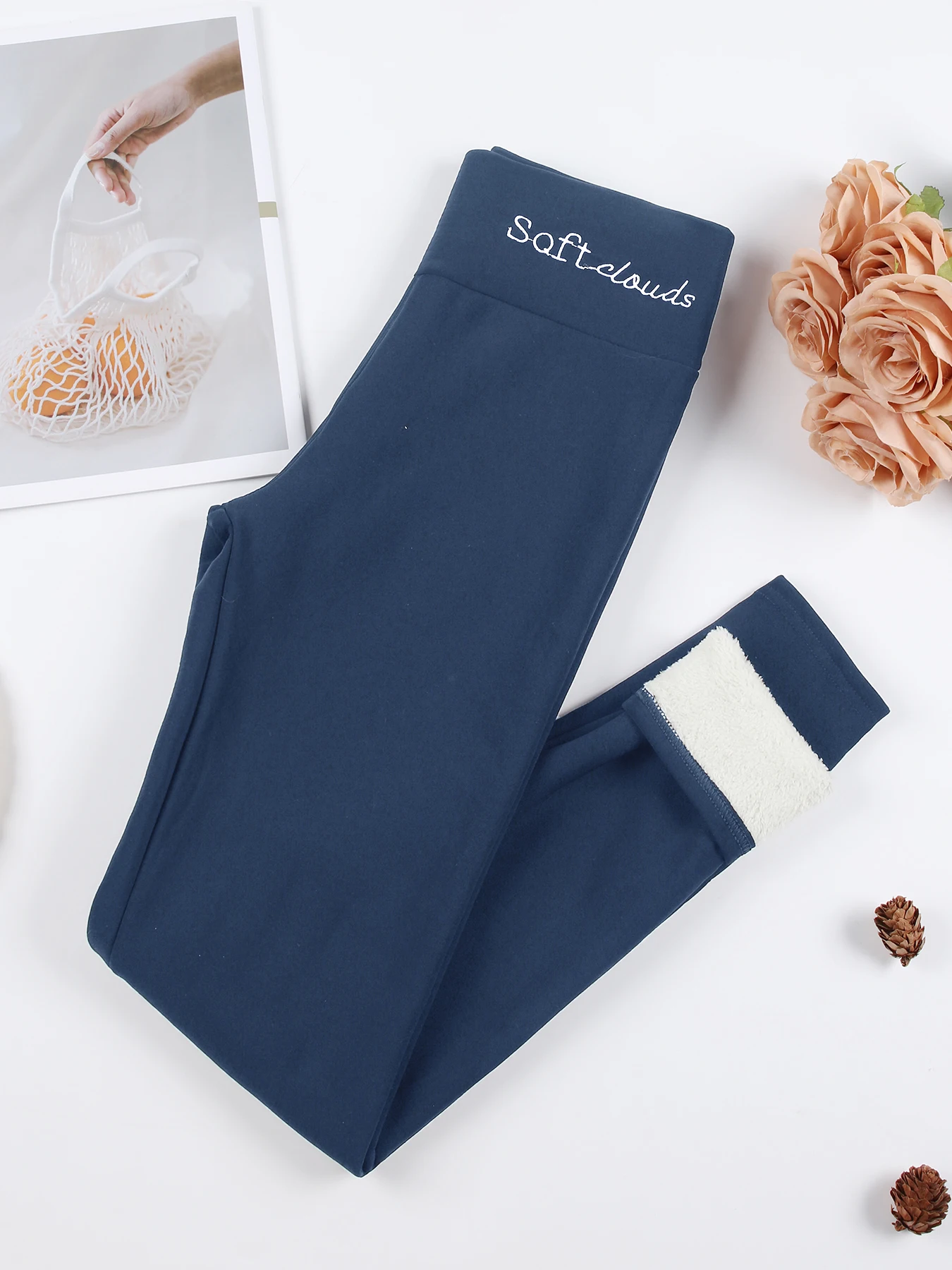 

Embroide Thick Velvet Winter Leggings Women High Waist Warm Fashion Outdoors Leggings Women Autumn Velvet Classic Pants