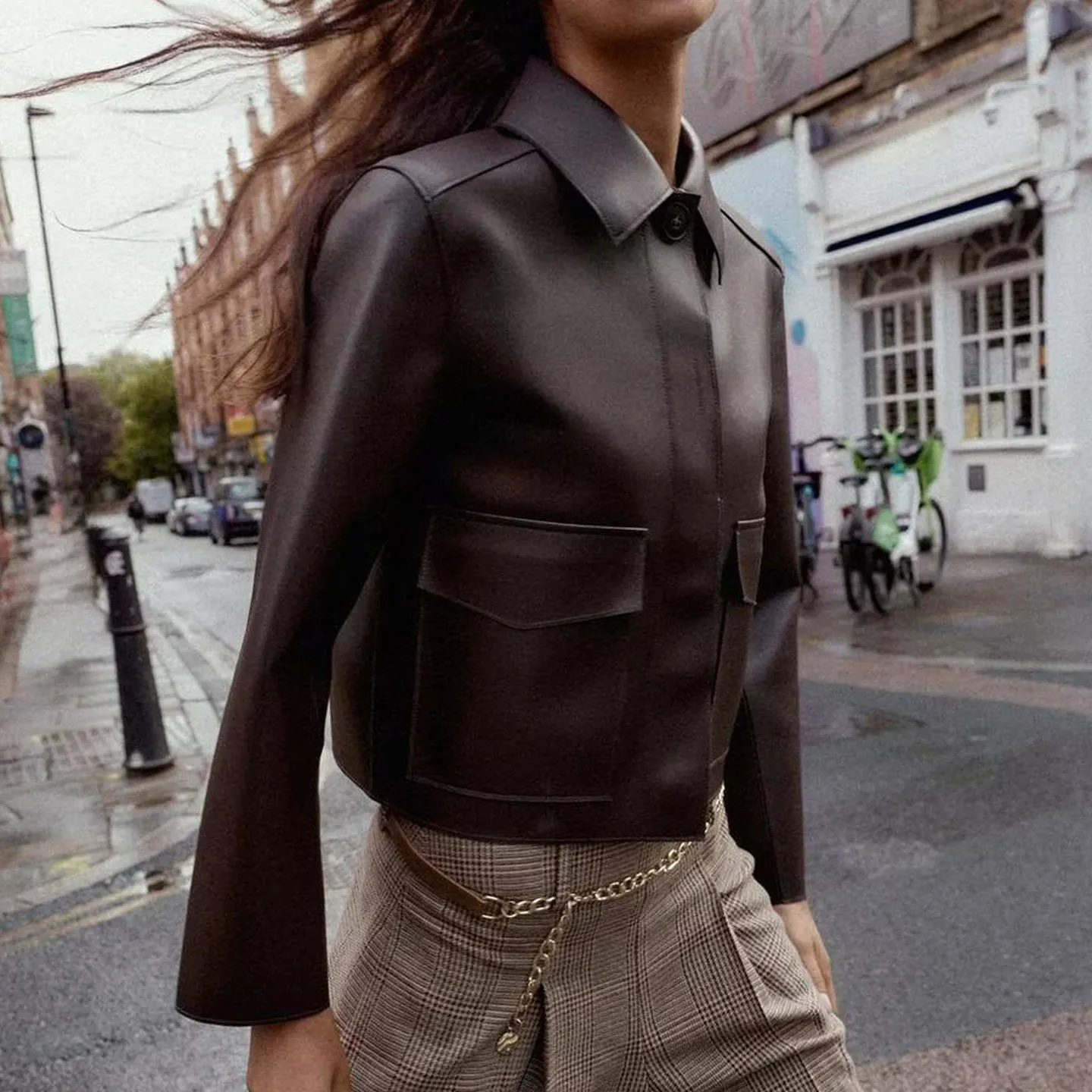 Faionable ort Leather Jaet المرأة Sle خريف 2025 حامل غير رسمي صالح طويل Sve زر إغلاق ملابس خارجية للسيدات