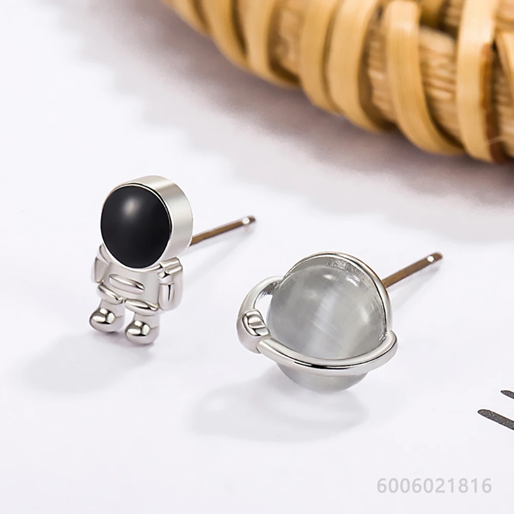 925 Sterling Silver Astronauts Moon Stud Earrings For Women Wedding Engagement Accessories Fashion Party Jewelry Bride Pretty