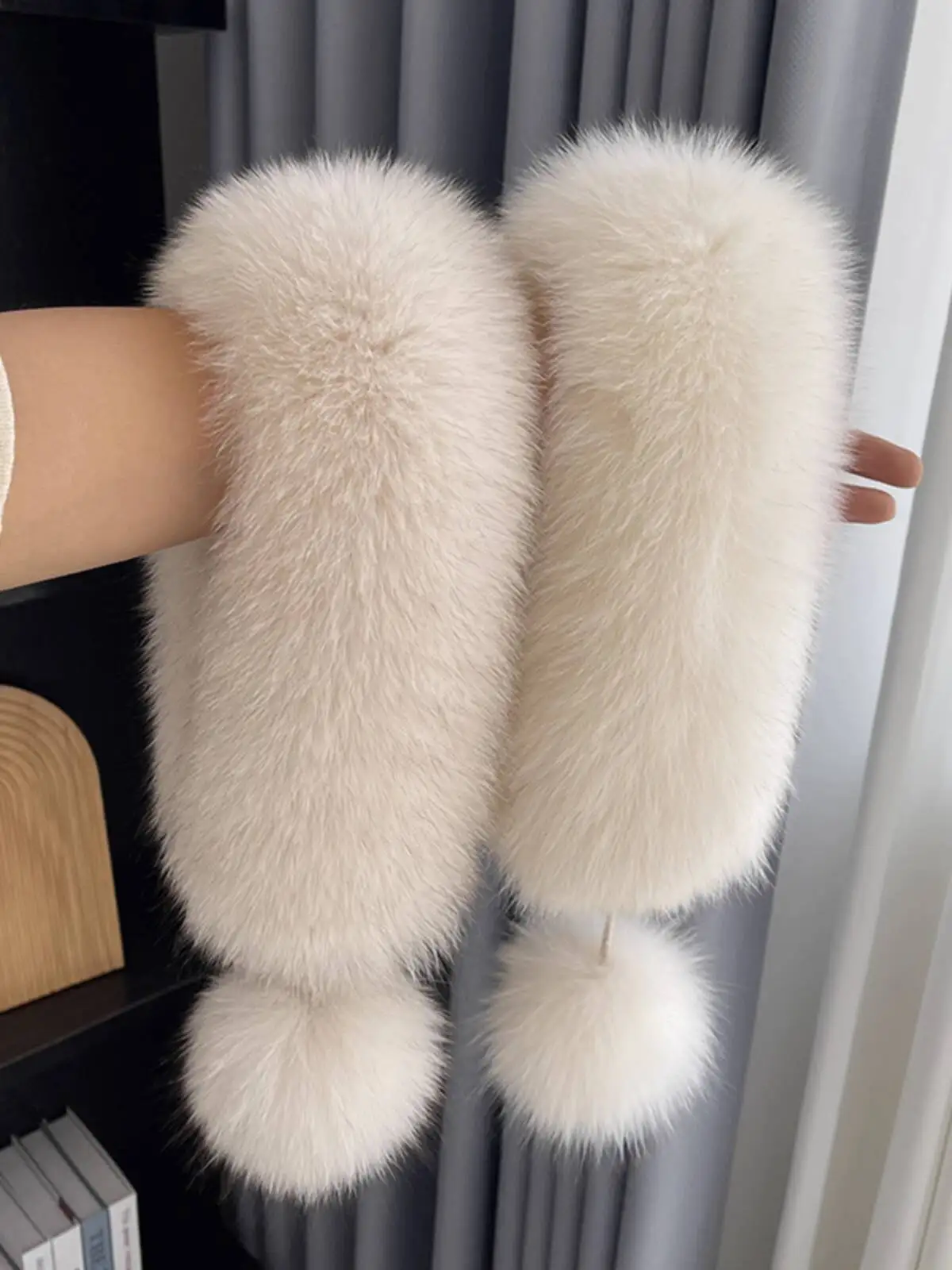 冬暖かいキツネの毛皮のスカーフファッション多用途ショートスタイルビッグボール磁気吸引バックルスカーフ毛皮のような女性の気質マフラー