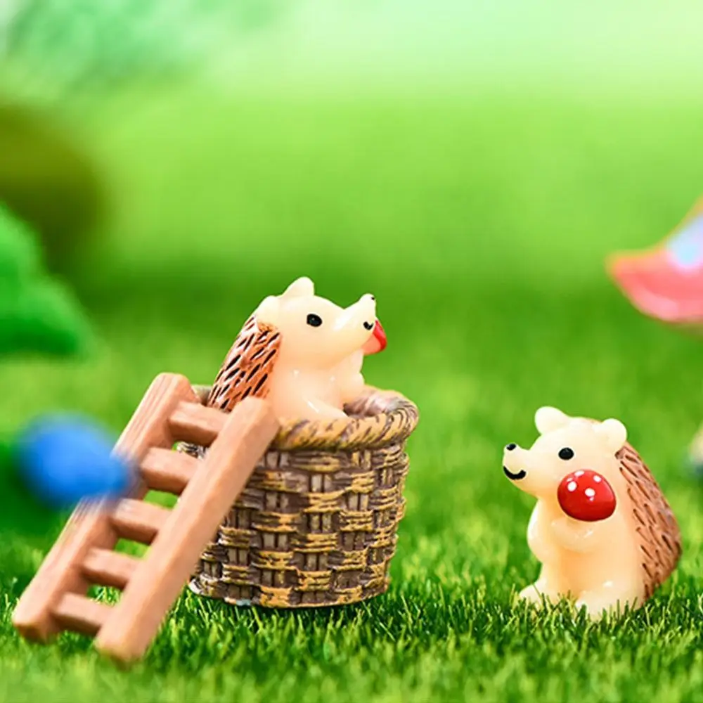 Realistic Hedgehog Mushroom Statue Exquisite Cartoon Handmade Hedgehog Ornaments Resin Garden Decorations Garden