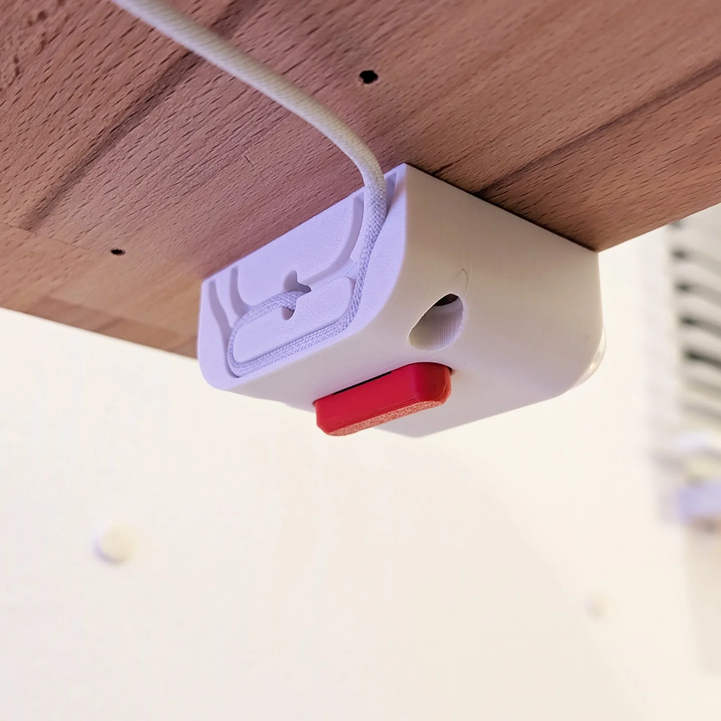 Thumbnail 4 - #41 Desk Charging Dock Comparison Guide