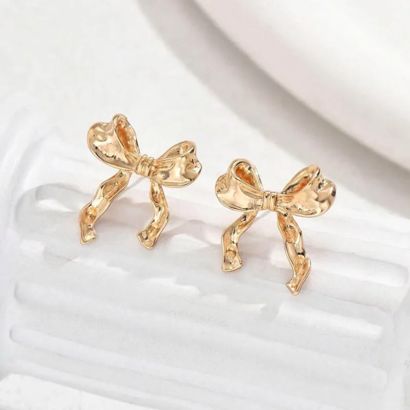 خمر غير النظامية المعادن Bowknot أقراط للنساء الحلو أنيقة الذهب اللون المرأة قرط الاذن المرصع مجوهرات الحفلات هدايا العيد