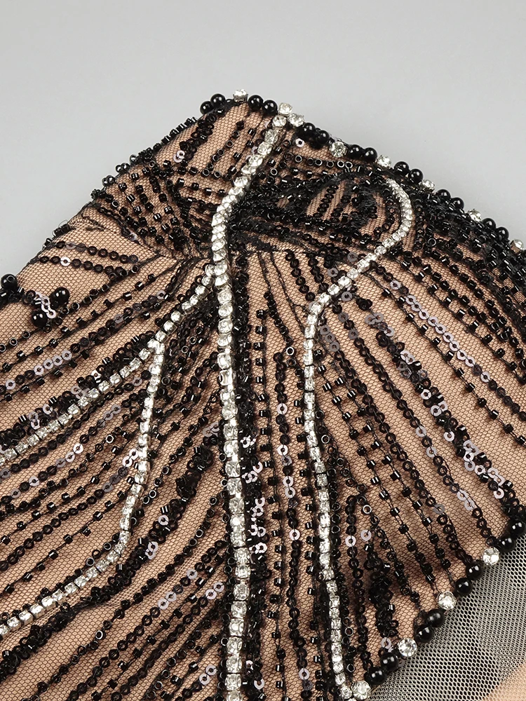 Rückenfreies, seitlich geschlitztes, langes Kleid mit schwarzen Pailletten, Diamantkette, trägerloses Abendkleid, elegante formelle Partykleidung