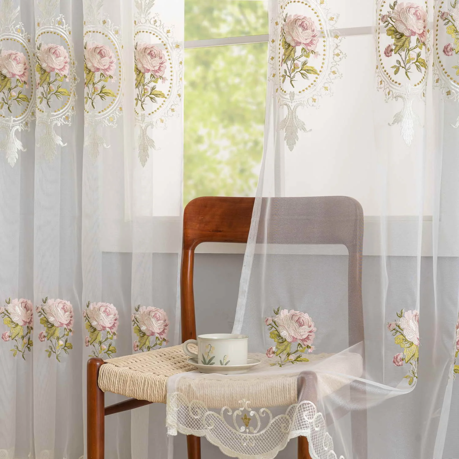 Weißer durchsichtiger Vorhang, rosa Rose, europäische bestickte Blumen, Fensterbehandlung, Tüll, Lichtfilterung, Schlafzimmer, Wohnzimmer, Dekoration
