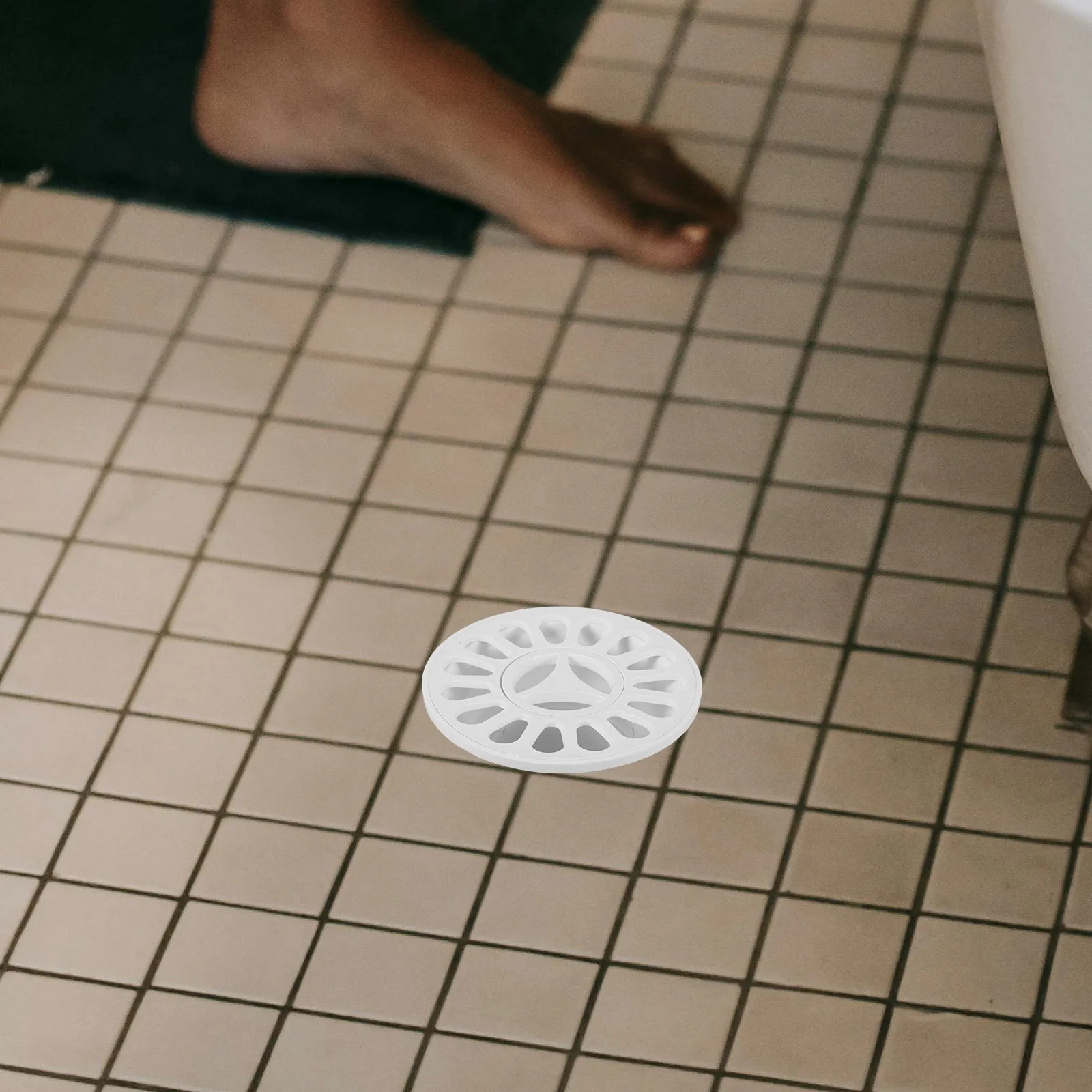 

Balcony Floor Cover Outdoor Plastic Filter Anti-Clogging Corrosion Resistant Durable Thickened Garden Floor Drain Strainer