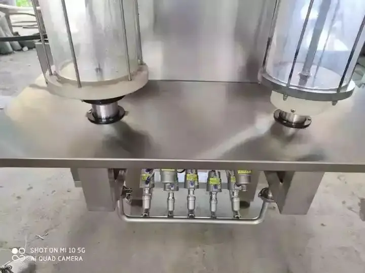 Nuovo attrezzatura automatica per la pulizia e il rifornimento del barile di birra del birrificio