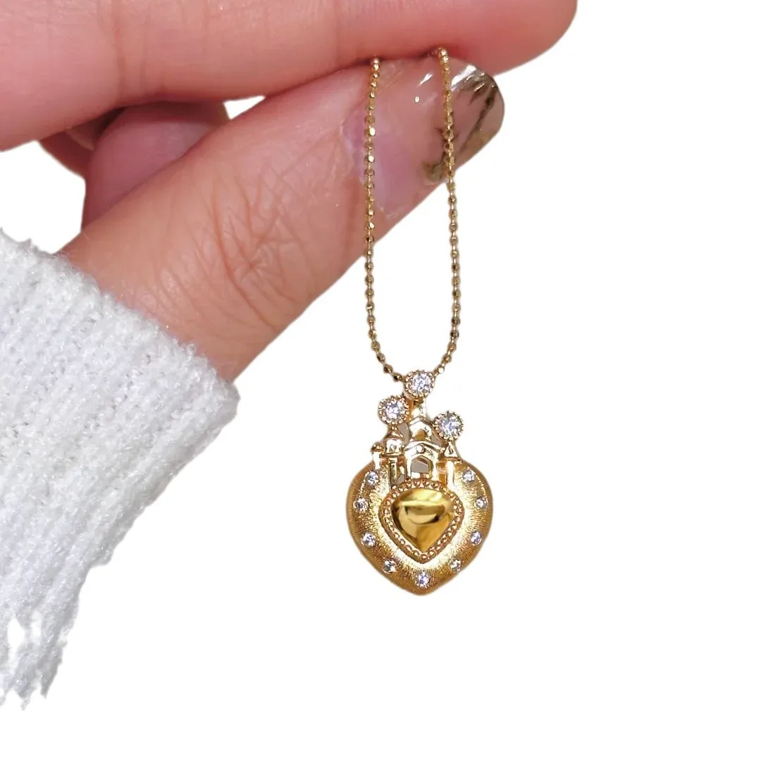 Designer Castle Heart Shape 18k Yellow Gold Pendant Necklace for Women Gold Necklace Valentine's Day Fine Jewelry Gifts Diamond