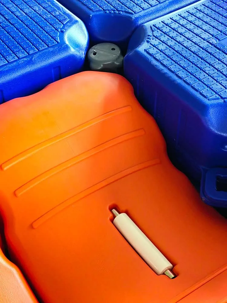 Factory Direct Plastic Sell Floating Dock Floating Pontoon for Jet Ski Boat Parkingpromote Sales