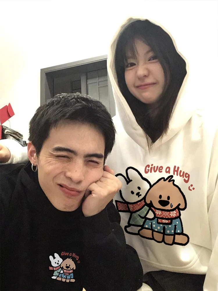 

Early Autumn Hug Dog and Rabbit Couple Sweatshirts 2024 New Trend Fashion Oversize Hoodies