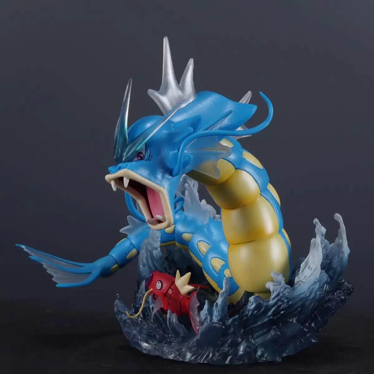Figura de Pokémon Gyarados de 20cm/7,87 pulgadas, figura de Magikarp azul y rojo, colección periférica de Pvc, modelo de Hobby, adornos, juguetes, regalos