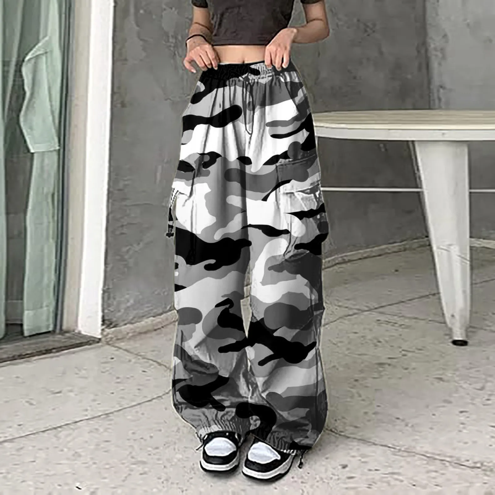 Pantalones Cargo holgados con estampado de camuflaje para mujer, pantalones informales holgados de pierna ancha con cordón, ropa de calle de moda, pantalones de chándal para correr de Hip Hop 2025