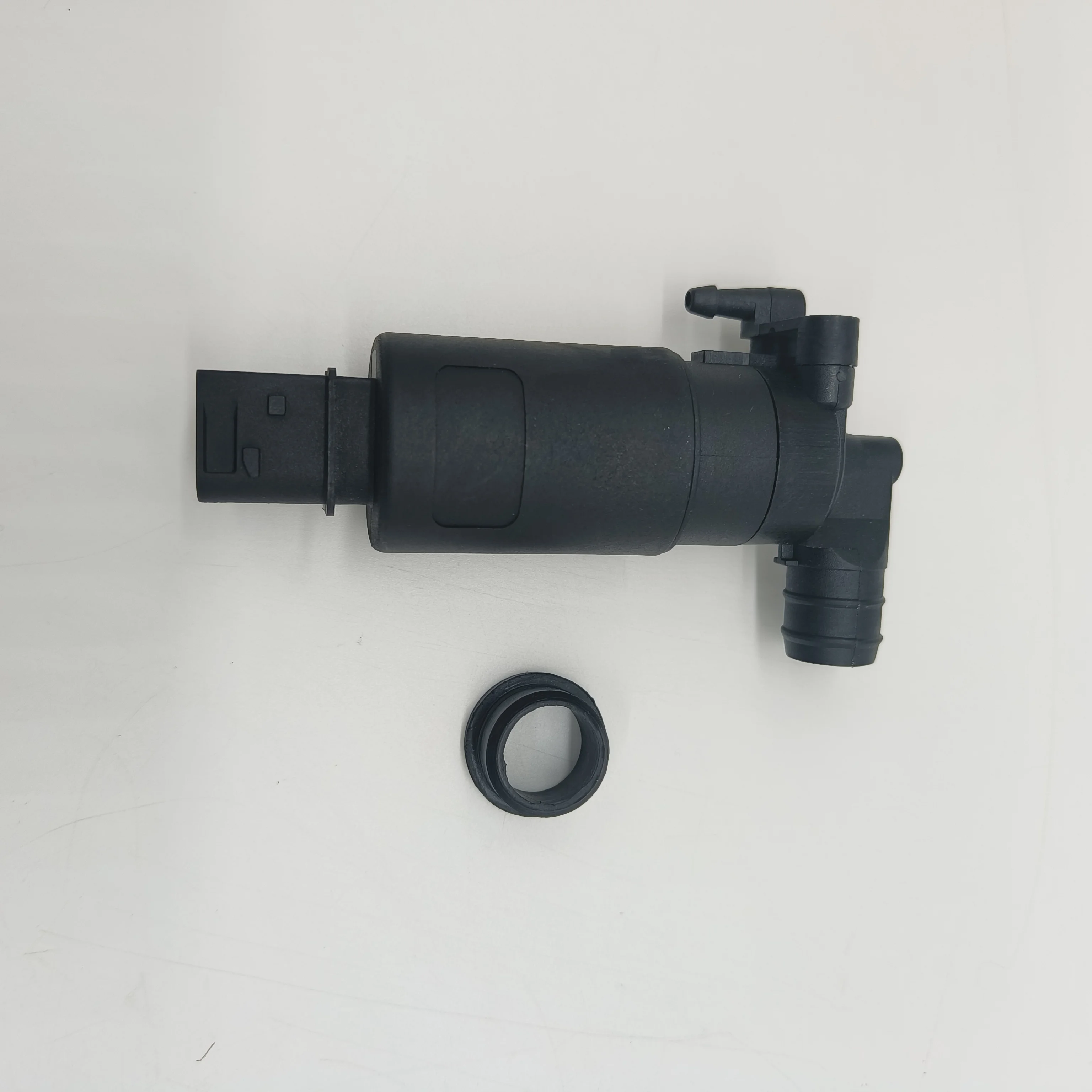 Spare Parts for Volvo Trucks VOE 84081002 Window Washer Pump