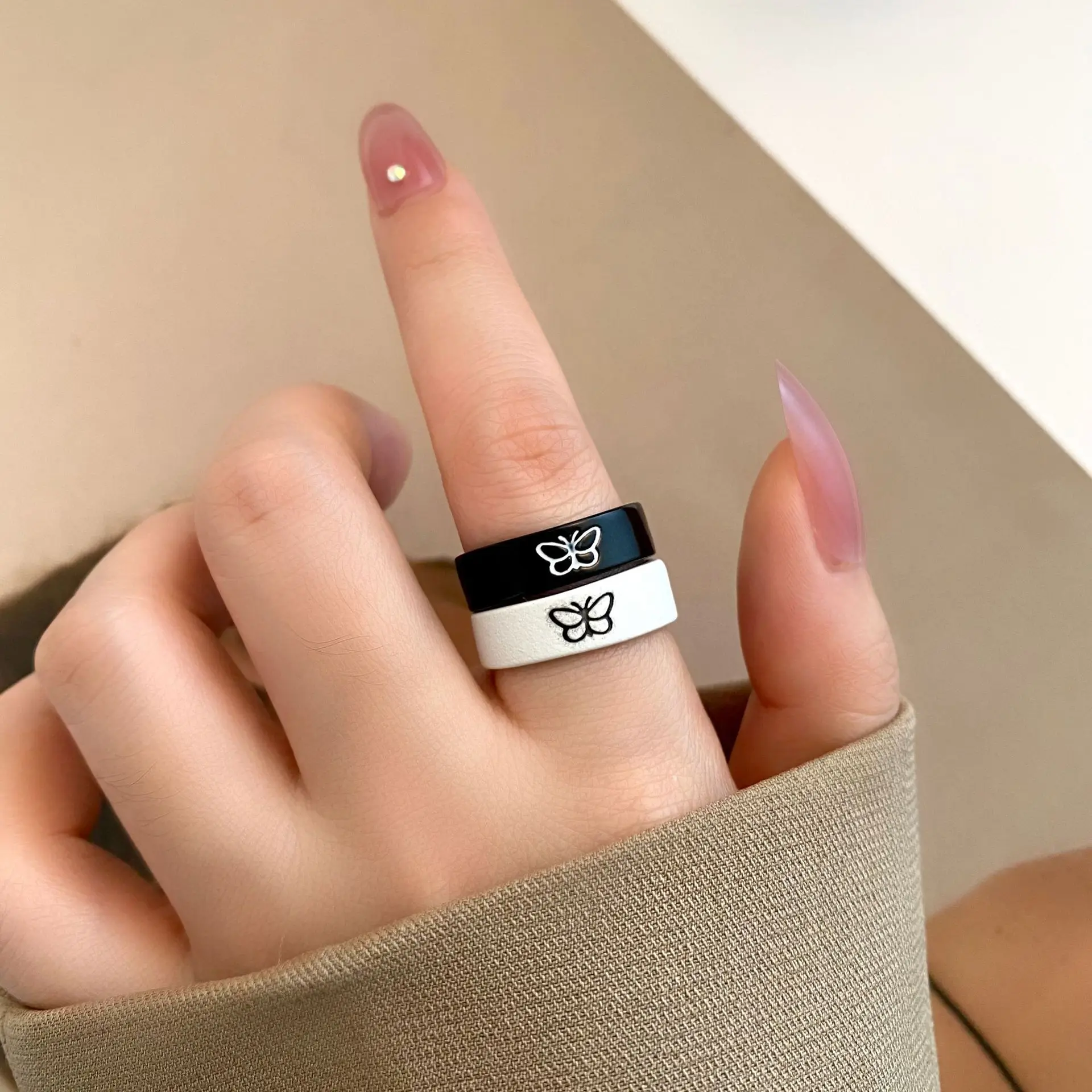 Cross-border Instagram Simple Temperament Minority Cold Wind high-grade Ring Black And White Butterfly Girlfriends Couple Ring 2