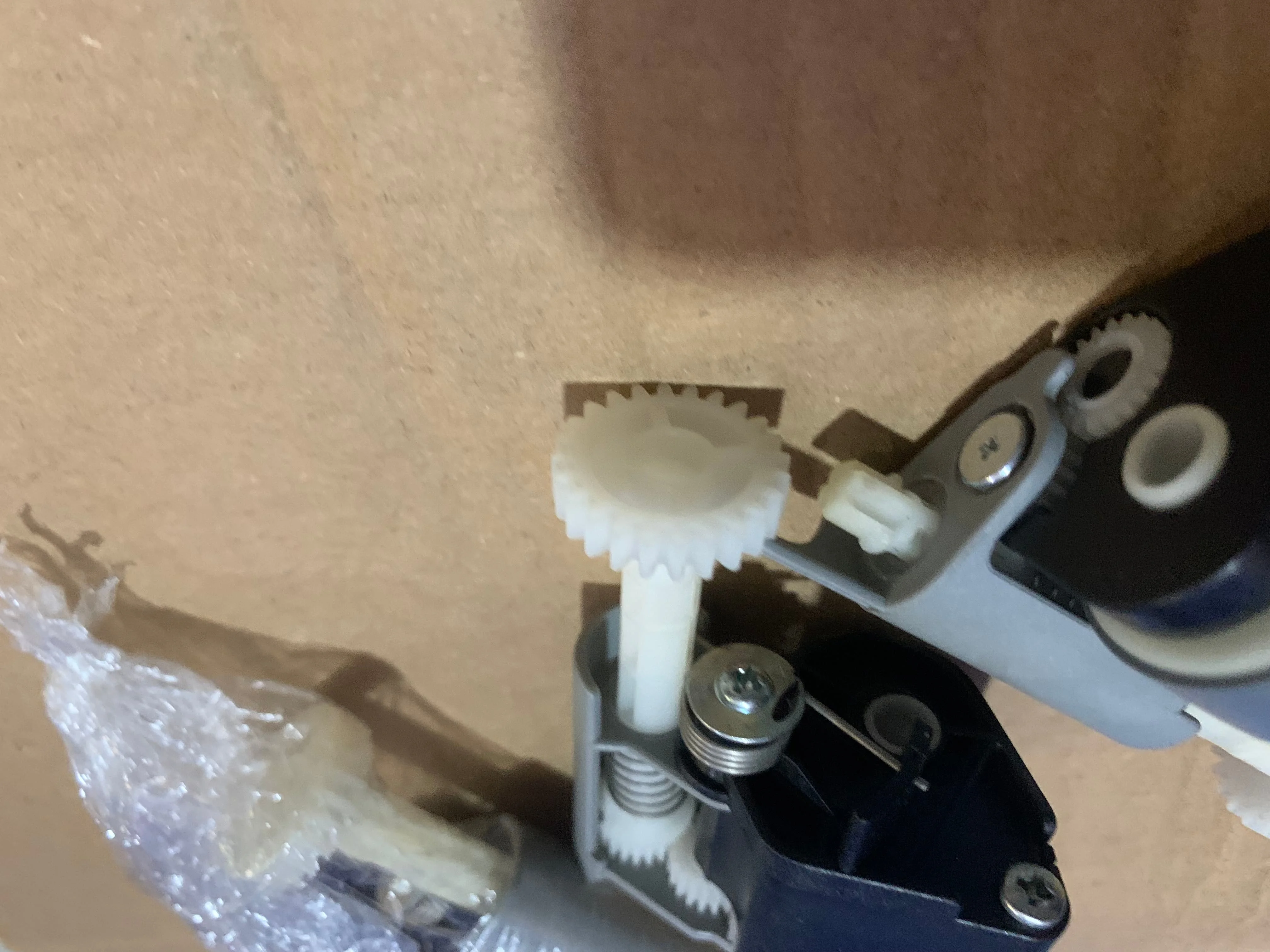 

1 оригинальный ролик захвата 1547069 PICK ASSY для Epson L200 L201 L100 L101 T22 ME33 ME330 ME35 ME350 TX120 TX130 SX125 S22 SX130