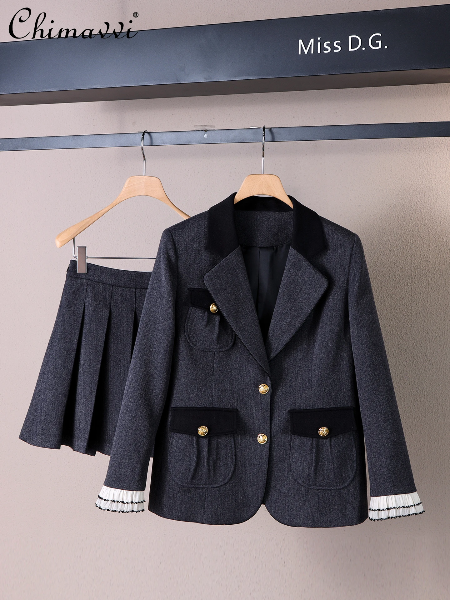 

French Elegant Commuter Gray Blazer Turn-Down Collar Long Sleeves Single-Breasted Fashion High-End Jacket for Women Autumn 2025