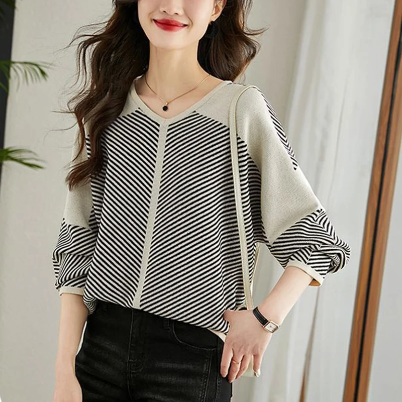 

Three-Quarter Sleeve Striped Sweaters Women Autumn Winter Chic Contrast V-Neck Knitted Pullovers Casual Versatile Bottoming Tops