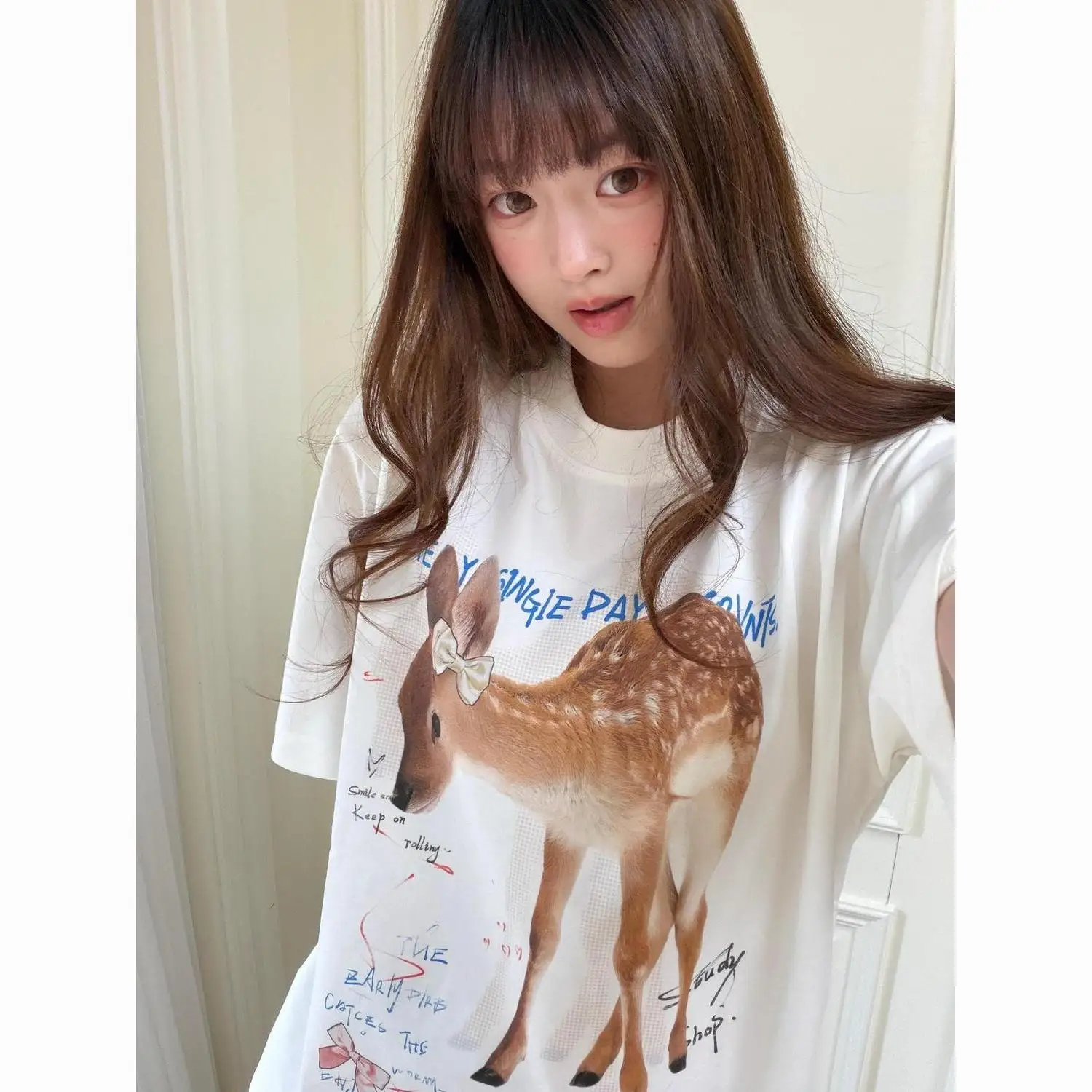 2026 new Round-neck T-shirt with bow-shaped deer pattern graffiti-style handwritten print short-sleeved casual top