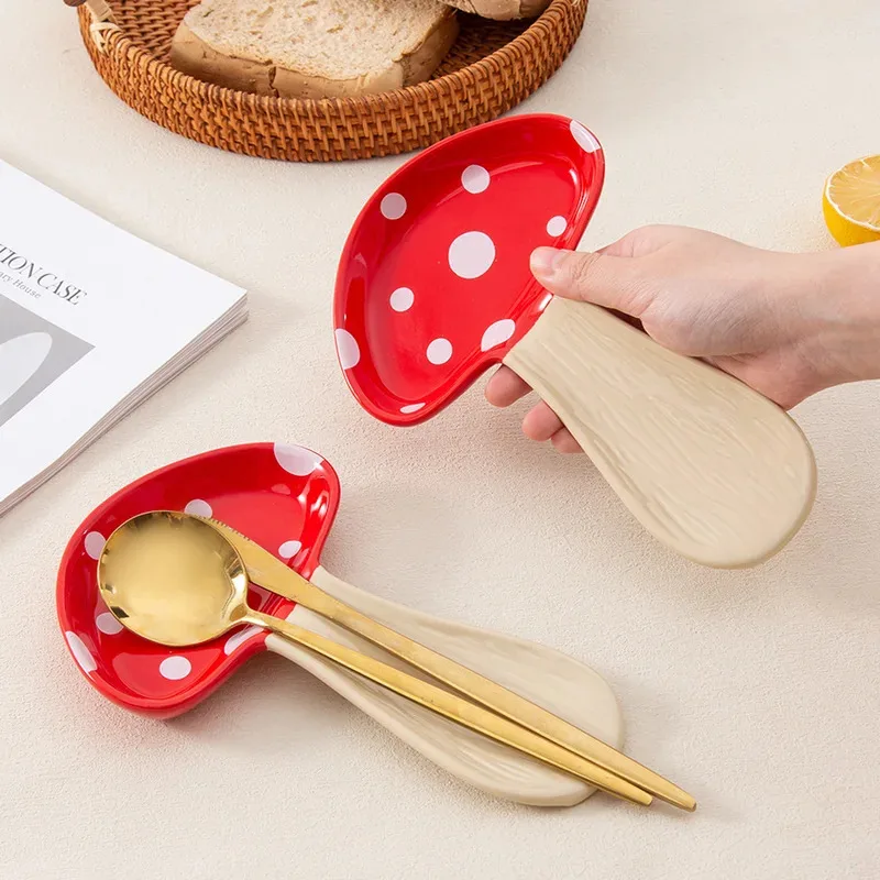 

Creative Modern Mushroom Spoon Tableware High Temperature Resistant Household Kitchen Dishes Restaurant Spoon Plate Holders