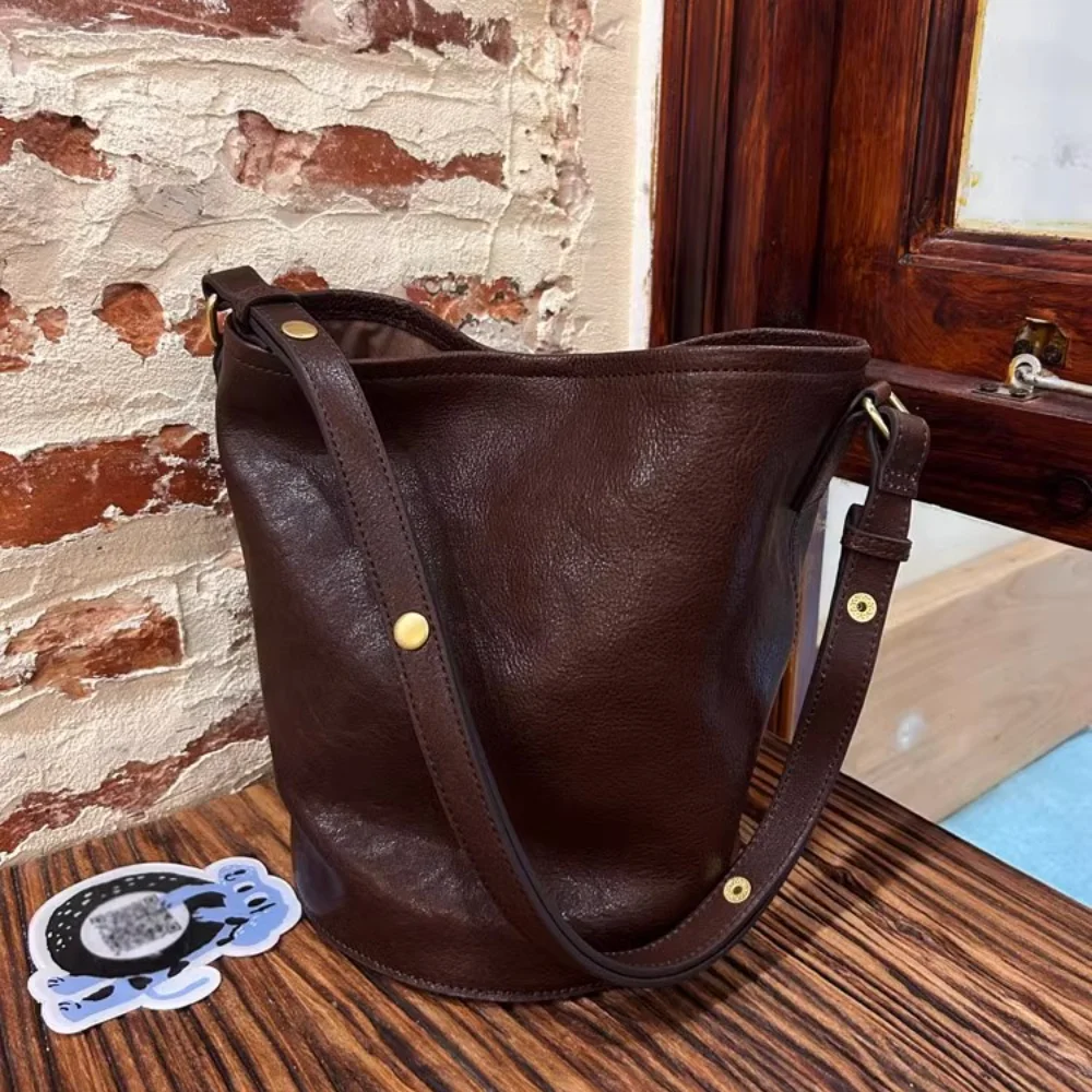 

Retro First Layer Vegetable Tanned Soft Leather Bucket Bag Niche Commuter High-end Large-capacity Underarm Messenger Bag