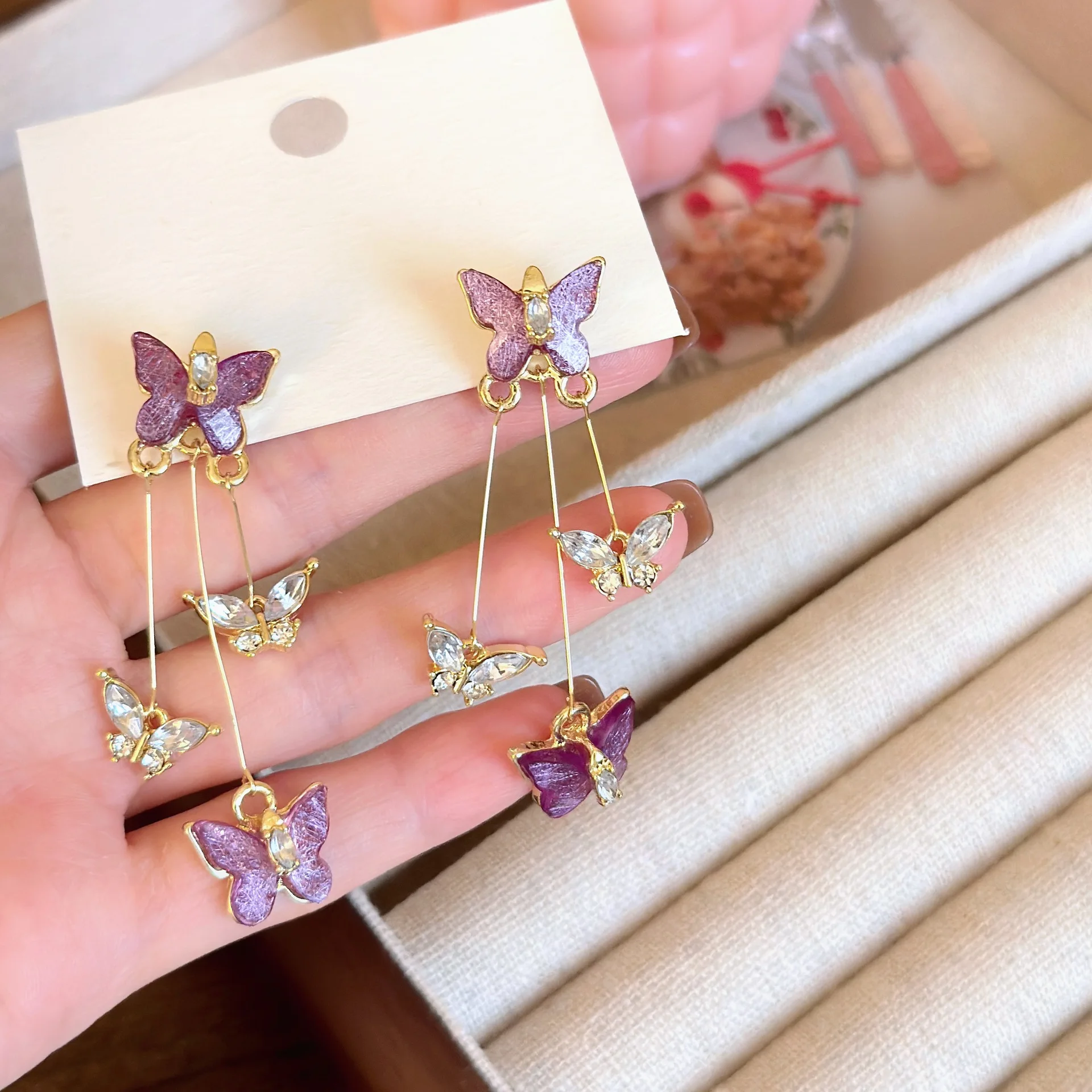 Female Luxury Temperament Purple Crystal Butterfly Clip on Earrings for Women Simple Long Zircon Tassel Drop Ear Clips Earrings