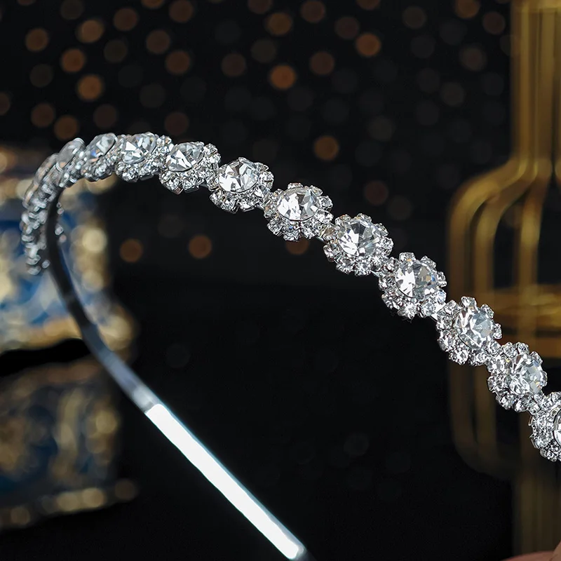 Einfache Kristall Damen Haarbänder Mode Legierung Mori Prinzessin Stirnband Kopfschmuck Party Urlaub Schmuck Haarschmuck Tiara – Detail 6