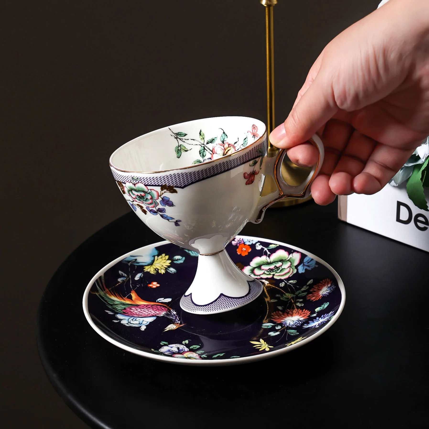 Creative Art European Style Palace Style Character Coffee Cups and Dish Ceramic Office Home Exquisite Coffee Mugs Gift Tableware