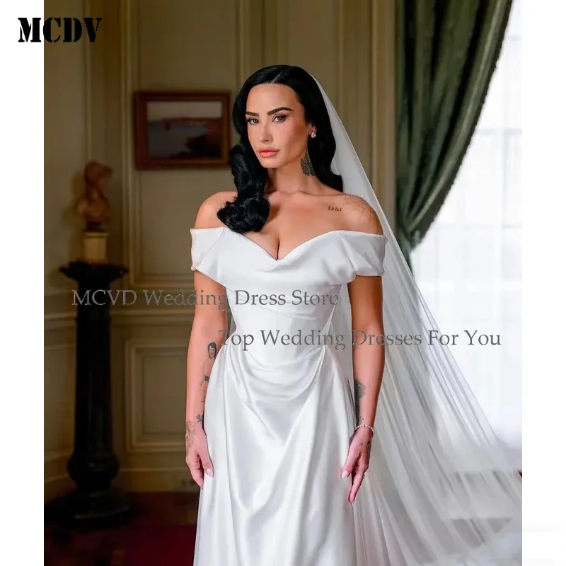 

MCDV 2026 Mermaid Wedding Dresses Off The Shoulder Sweetheart Pleat Satin Sweep Train Charming Bridal Gowns