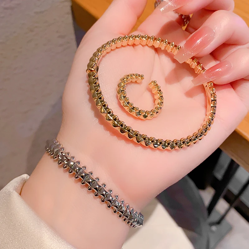Elegantes, verstellbares Luxus-Zirkon-Armband für Damen, im coolen Stil, modisches Schrauben-Punk-Armreif- und Ring-Set, luxuriöser Schmuck