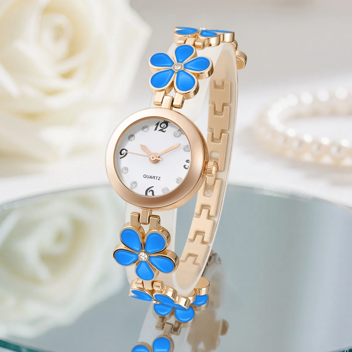 Ladies Quartz Watch Floral Design Elegant Timepiece for Women