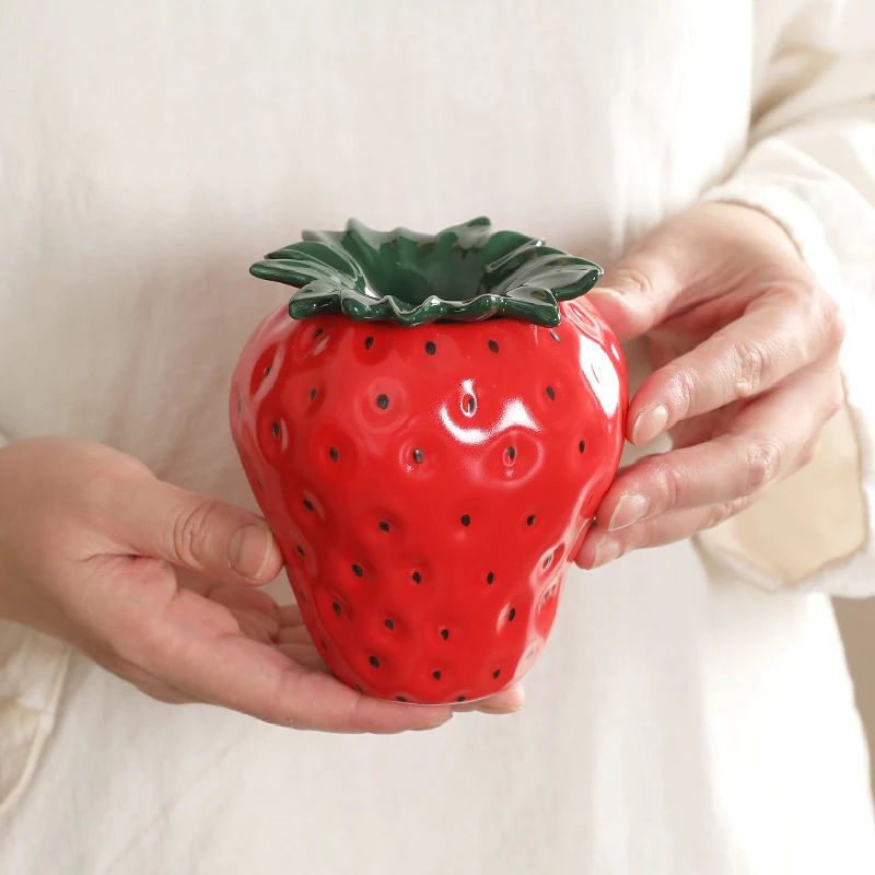 Creative Strawberry Ceramic Ashtray Strawberry Simulation Ceramic Ashtray Ornaments Living Room Decorative Cigarette Accessories