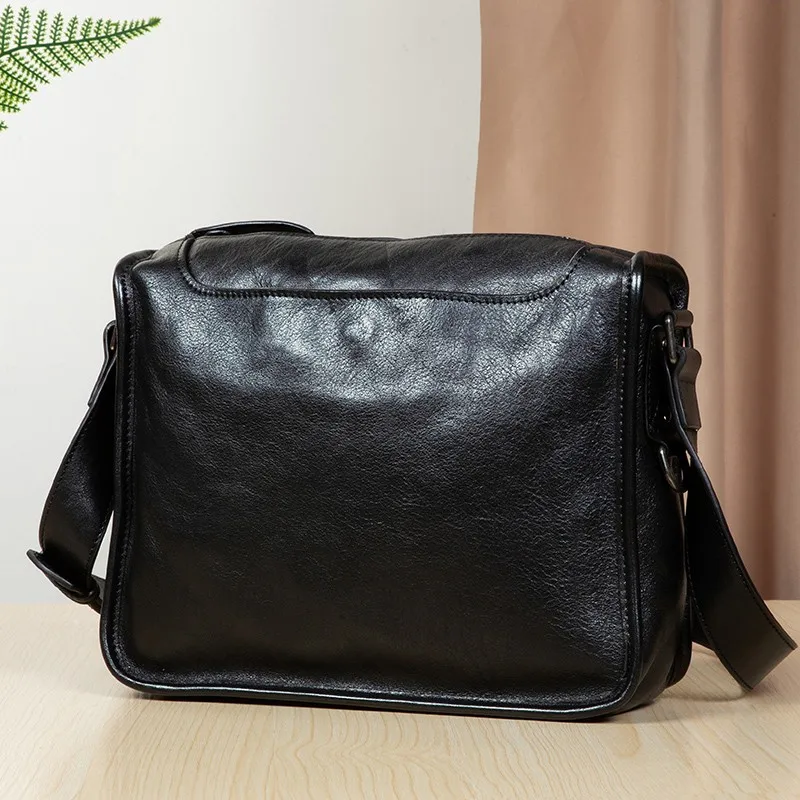 Single-shoulder bag made of top layer cowhide; casual bag for men; fashionable Korean version of genuine leather crossbody bag.