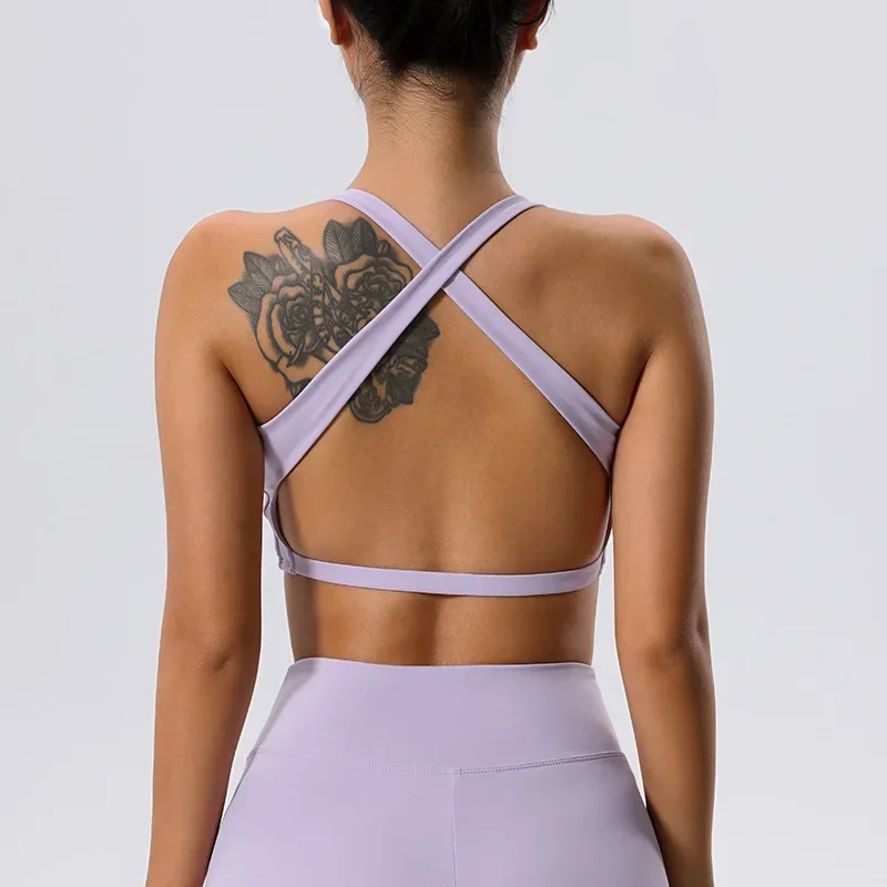 Sujetador acolchado de realce para mujer, ropa interior deportiva con tirantes cruzados, Top corto de Yoga para entrenamiento, chaleco para correr y gimnasio