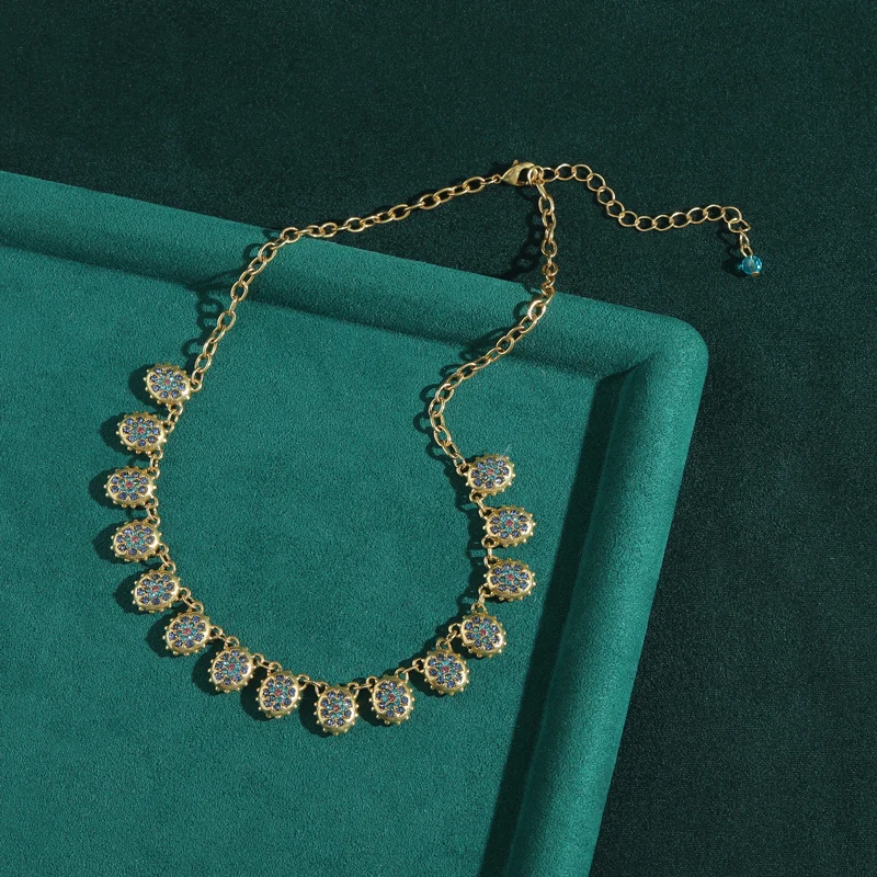 

Vintage Colorful Rhinestones Beetle Pendant Necklace Collar Choker Gold Color Cham Chain Woman Luxury Designer Accessories 2025