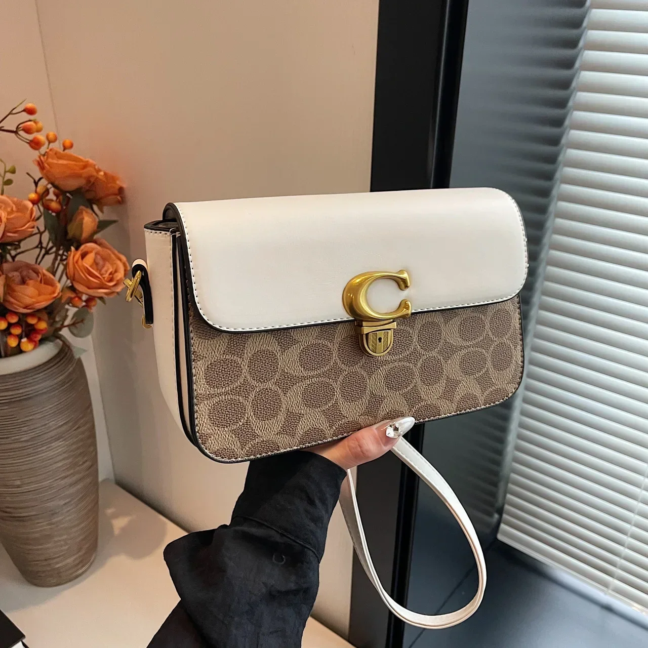 

2025 Old Flower Retro Bag - Classic Small Square Trendy Color Shoulder Messengergood