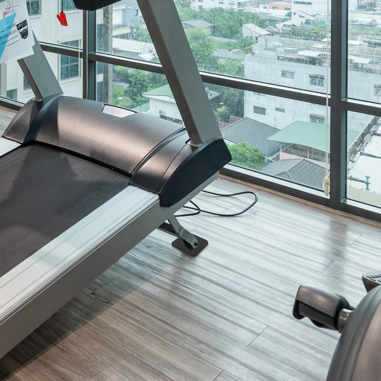 

6Pcs Thick Anti-Vibration Treadmill Mats for Floor Soundproofing Non-Slip Protection Suitable for Elliptical Machine and