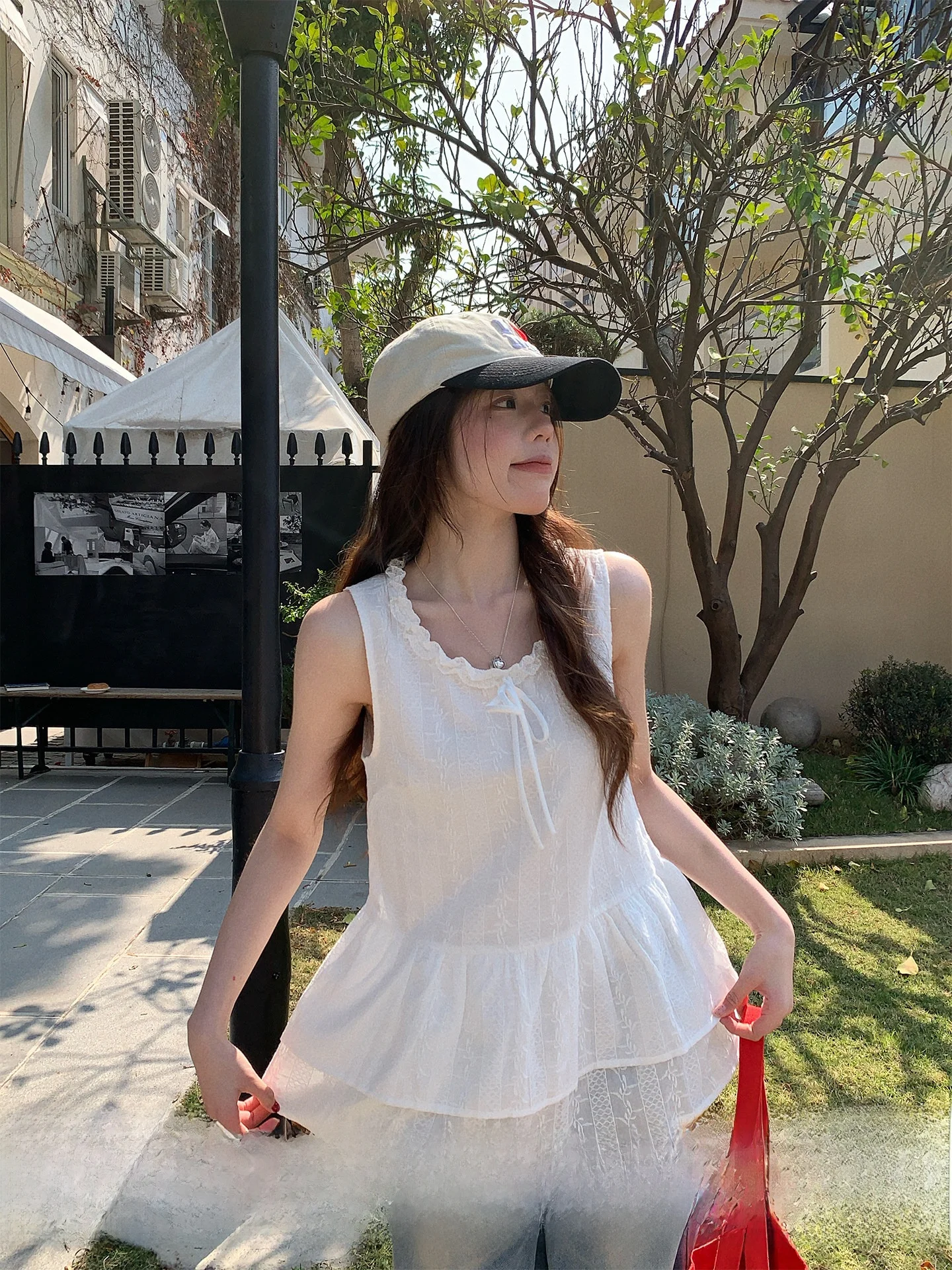 

Летний белый кружевной топ на бретельках, женская верхняя одежда, новинка 2026, с цветочным узором, без рукавов, с круглым вырезом, из других материалов, 100%