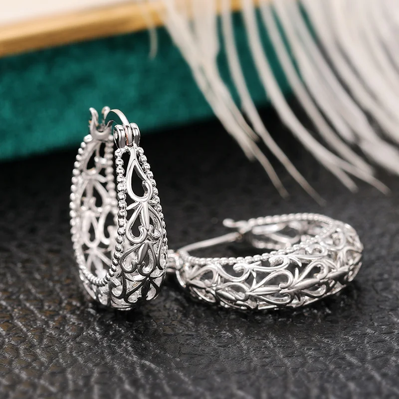 Huitan Graceful Hollow-out Design Hoop Earrings Lady Elegant Delicate Accessories for Anniversary Metal Silver Color Jewelry