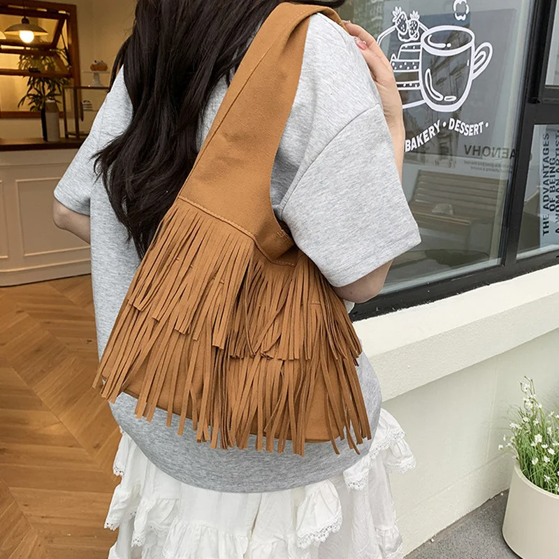 Wildleder-Quasten-Umhängetaschen aus hochwertigem Kunstleder, modische, geräumige, luxuriöse und beliebte Damen-Handtaschen, lässig, neu – Detail 9