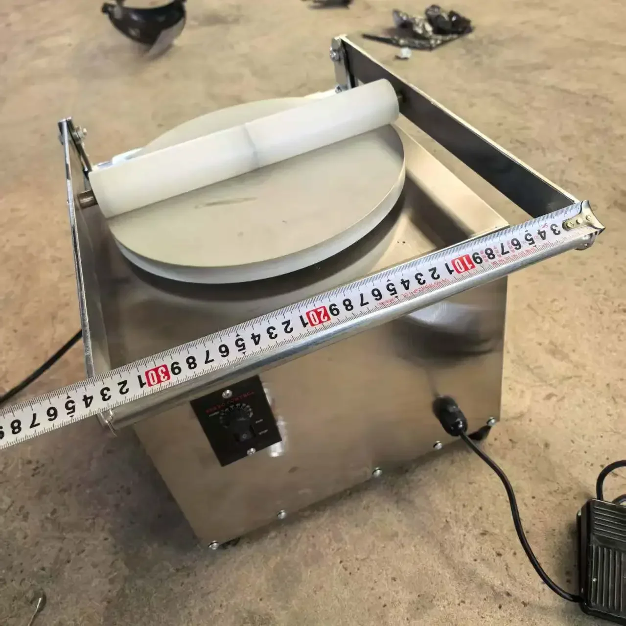 Imitation Handmade Biscuit Pie Rolling Thin New Cake Round Intelligent Regulation electric Cake Rolling Machine Commercial
