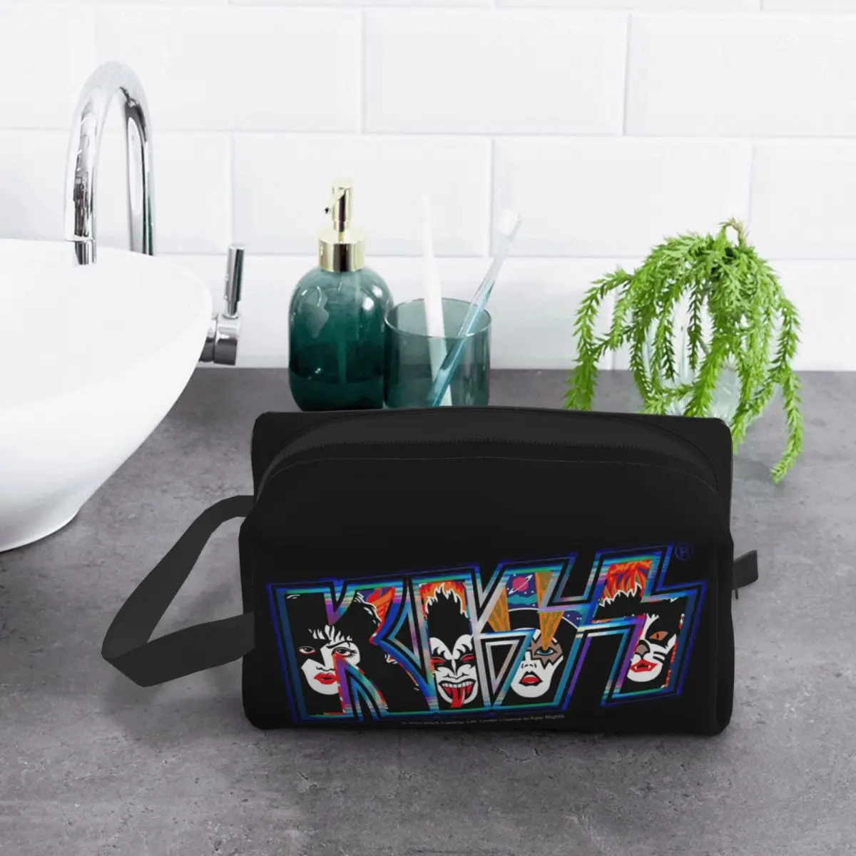 

Косметичка Kiss Rock Band Retor, органайзер для хранения косметики, дорожный несессер, косметичка для женщин, дорожный пенал для косметики и косметических принадлежностей