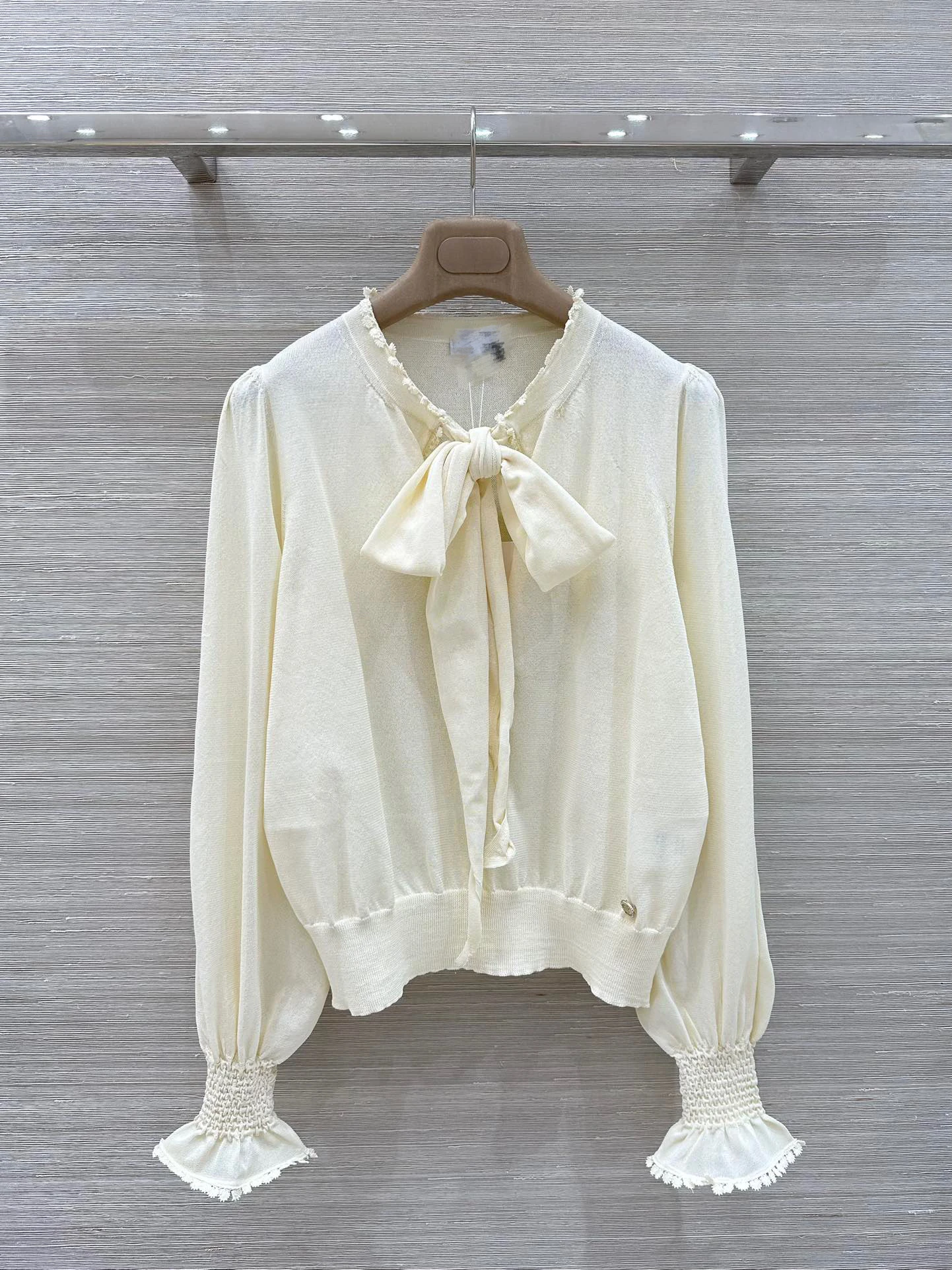 

Silk Knitted Top Women's Casual Sle V-Ne Long Sve Knot Sa Faionable Versatile Spring Summer Knitwear