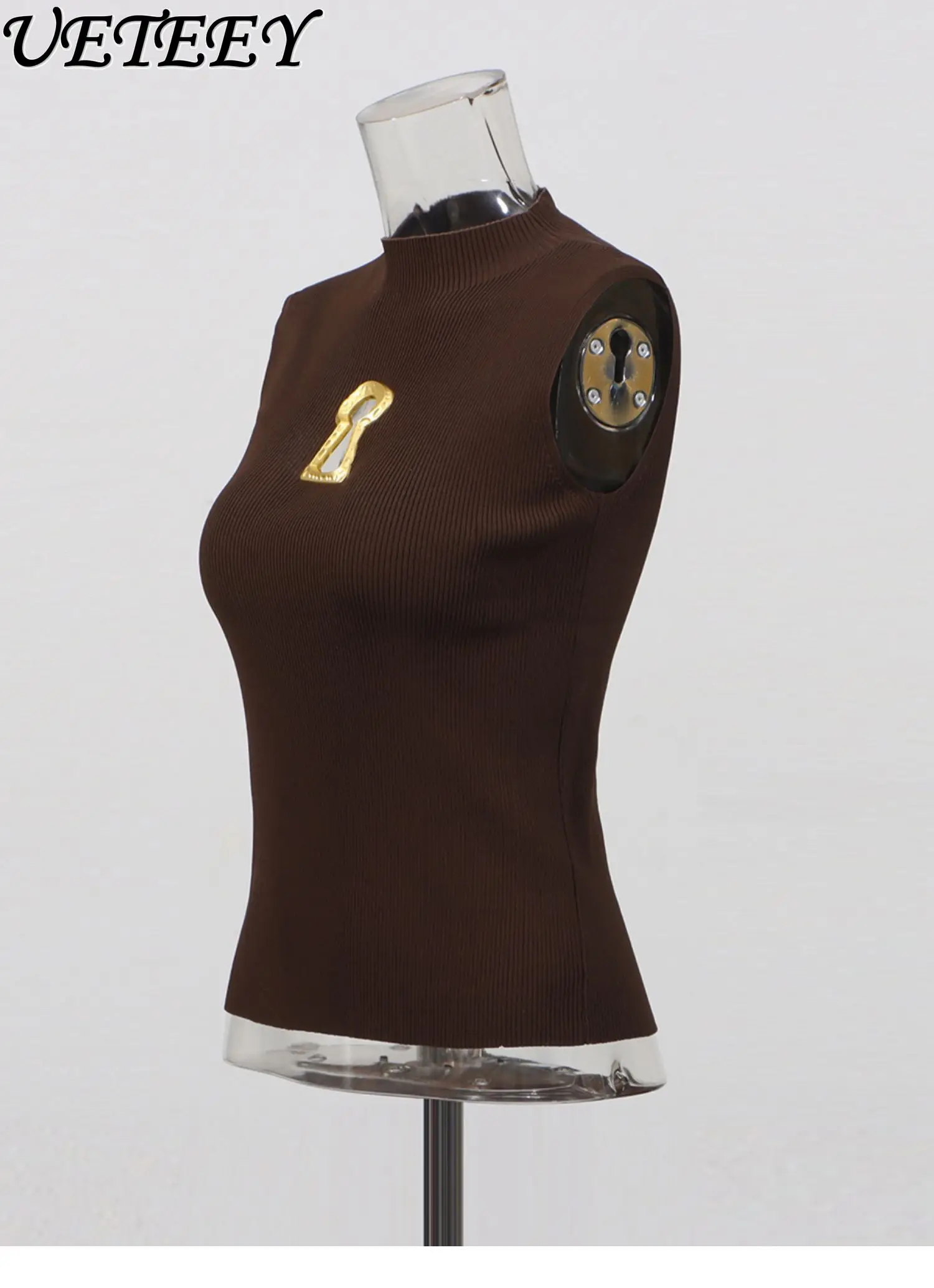 

Высококачественный металлический брелок без рукавов, вязаный жилет, базовая рубашка, весна и осень, новая мода, универсальный черный свитер, жилеты для женщин