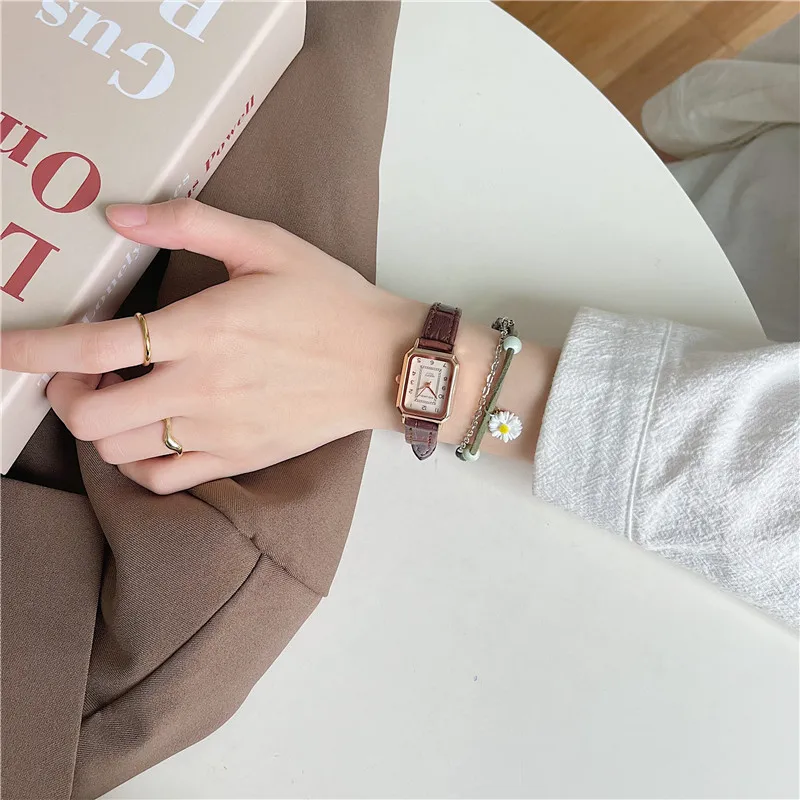 The Square Classcial Women Ultra Thin Small Dial Watches Leather Band Niche Antique Quartz Watch Relogio Feminina