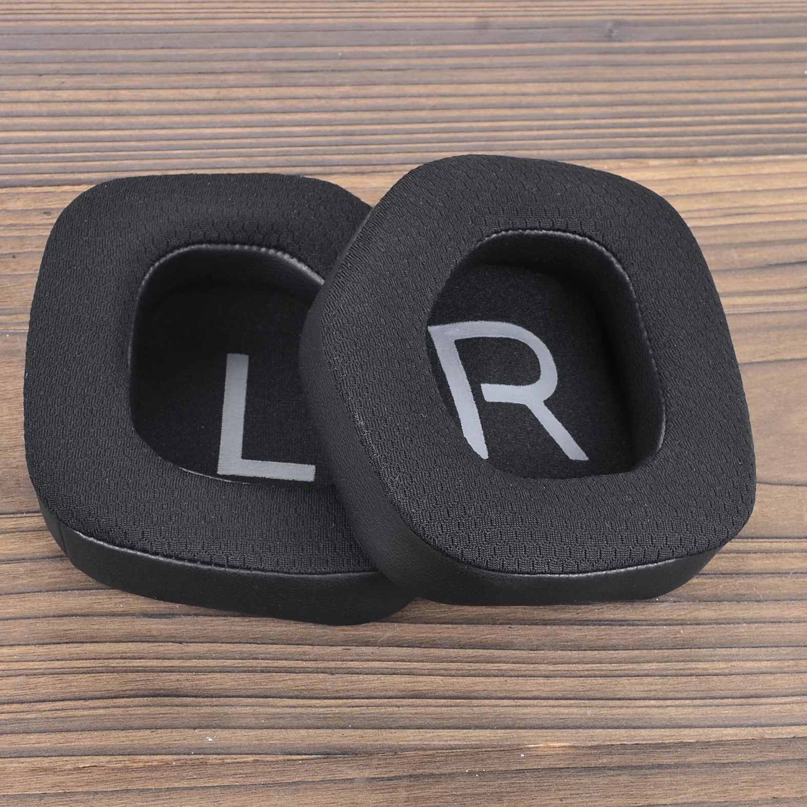 وسادات للأذن من POYATU AW 988 لسماعات الرأس لأجهزة Alienware AW988 وسادات للأذن وسادات للأذن وسائد للاستبدال مزودة بغطاء للأذن