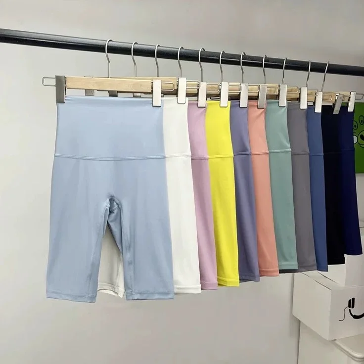 شورت نسائي رياضي بدون خط لباس داخلي مرئي عالي الخصر للتحكم مع تصميم رفع المؤخرة الخوخية مقاس 5 بوصة بملمس عاري لليوجا لصالة الألعاب الرياضية